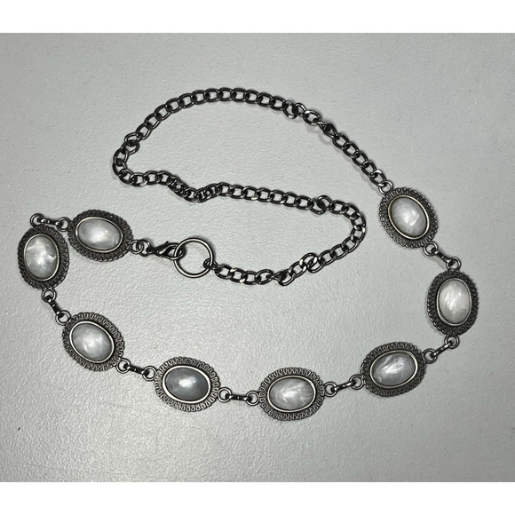 Silver Tone Metal Waist Belt Belly Chain Mother of Pearl Tone Oval Medallion 39\